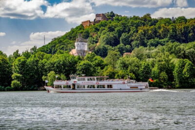 Klinger’s Sightseeing Boat Tour to Walhalla