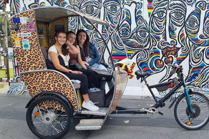 Rickshaw Tours Berlin - Groups of up to 16 people with several rickshaws - Tiergarten and the Soviet War Memorial with T-34 tanks