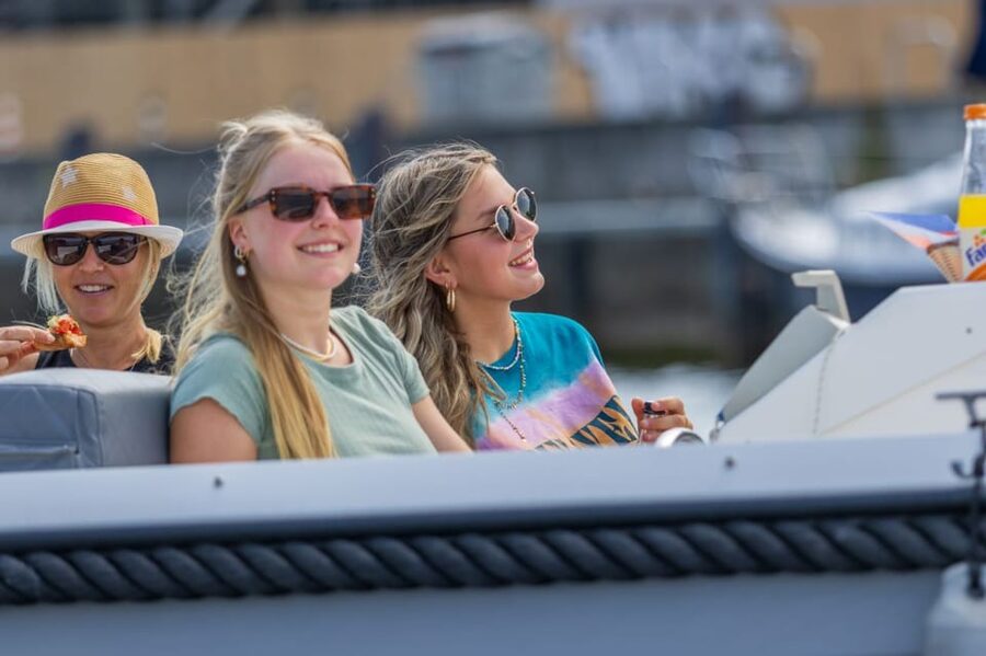 Rostock: Electric Boat Rental on the Warnow River - Electric boats on the Warnow: why this works so well in Rostock