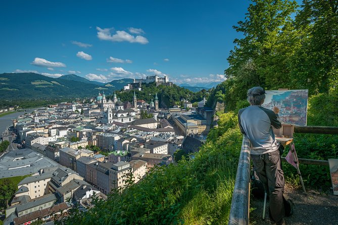 Salzburg and Lake District Day Tour from Munich - The Munich start: meeting point and why showing up matters