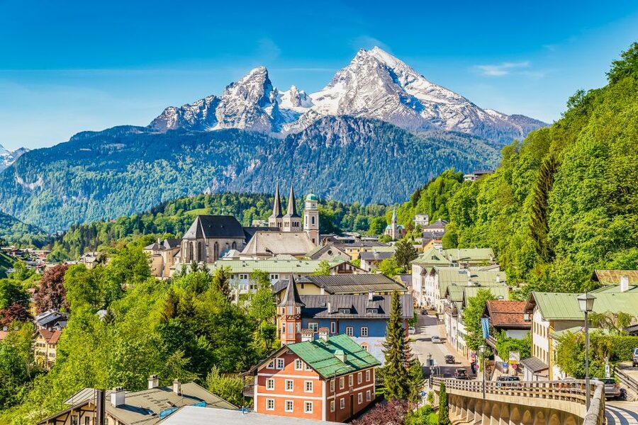 Salzburg: Sound of Music and Salt Mines Tour - Berchtesgaden pause: time for your legs and a real break