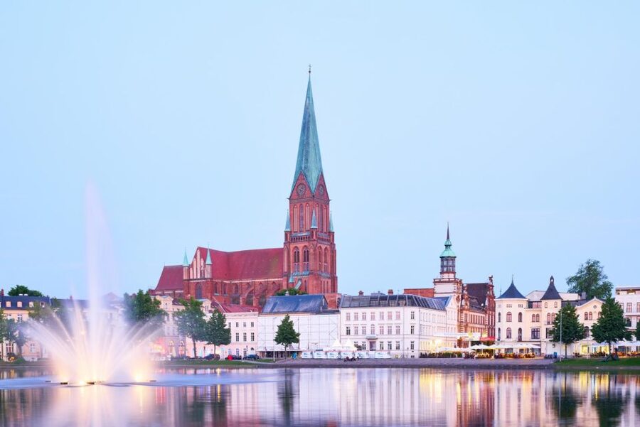 Schwerin: City Highlights Guided Tour - Who Should Book This Schwerin Old Town Highlight Tour