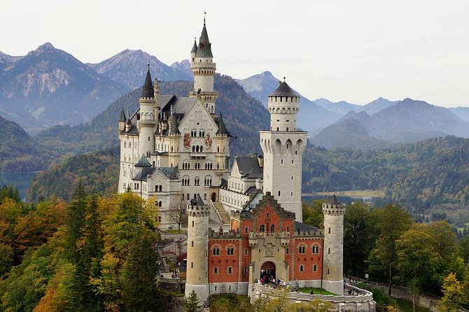 Skip-the-Line Neuschwanstein Castle Tour from Munich - Town timing and Marien Bridge: the outside views you want