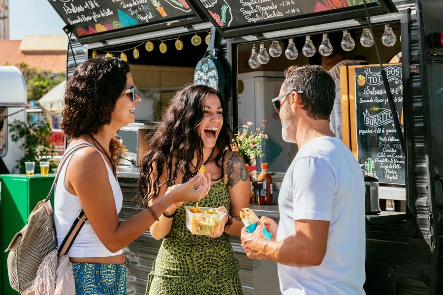 St. Pauli: Guided Food Tour with 5 Tastings - Tour basics: duration, group size, and what you really pay for