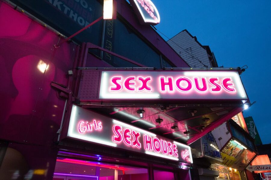 St. Pauli Nightlife Tour with Drag Queen in German - Book It or Pass: My Honest Recommendation
