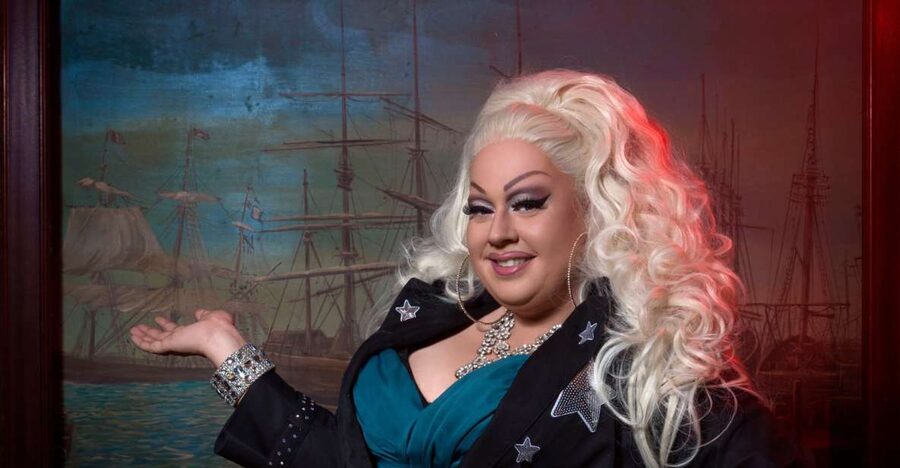 St. Pauli Nightlife Tour with Drag Queen in German - Walking the Reeperbahn: What You Learn Between Stops