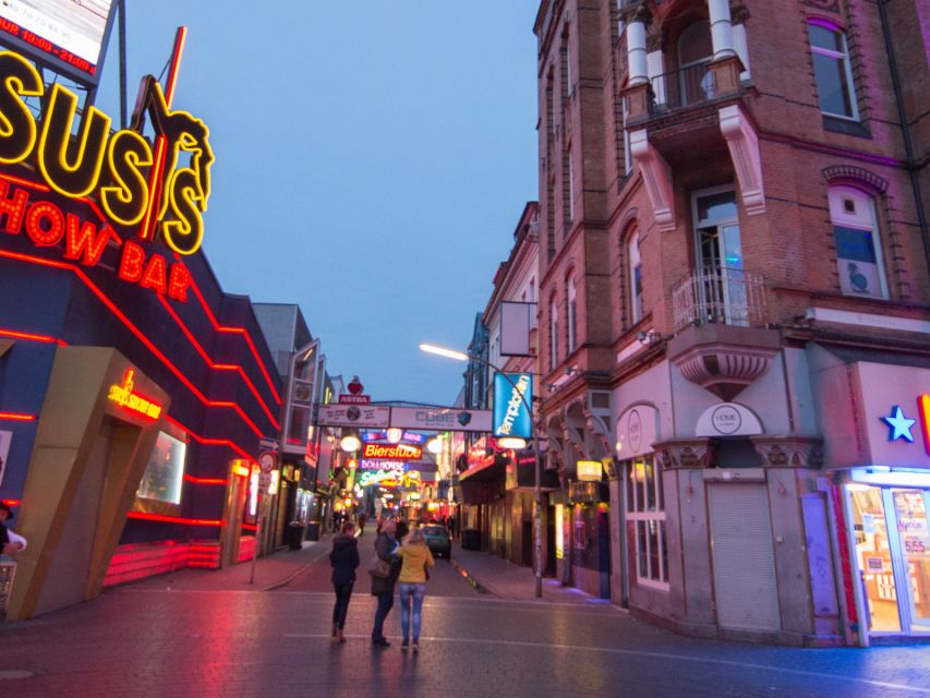 St. Pauli Tour: Drag-Attack with Barbie Stupid & Lee Jackson - How the route works: Reeperbahn, Große Freiheit, and key streets