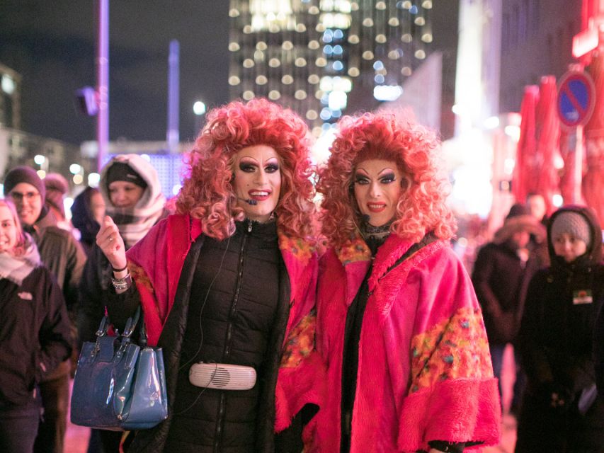St. Pauli Tour: Drag-Attack with Barbie Stupid & Lee Jackson - Language, walking comfort, and who this tour suits best