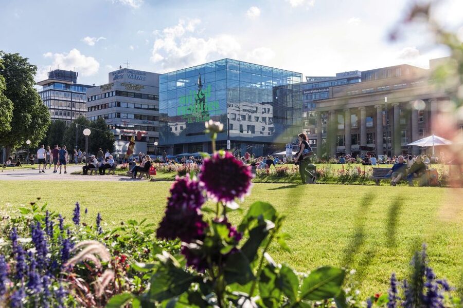 Stuttgart: City Highlights - Guided Walking Tour - Starting at Palace Square, where Stuttgart’s story starts to make sense