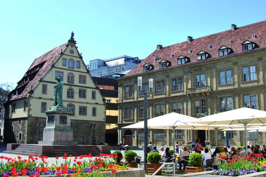 Stuttgart: Private Guided Circular City Walk - New and Old Palaces, plus the courtyard moment you should not rush