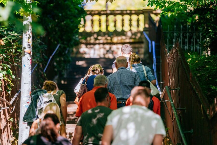 Stuttgart: Stäffele Guided Walking Tour - Tour North: Europaviertel, Chinese Garden, towers, and a vineyard walk