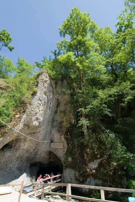 Swabian Jura: Entering the Wimsen Cave by boat - Starting at Wimsener Höhle Friedrichshöhle: the briefing that sets expectations