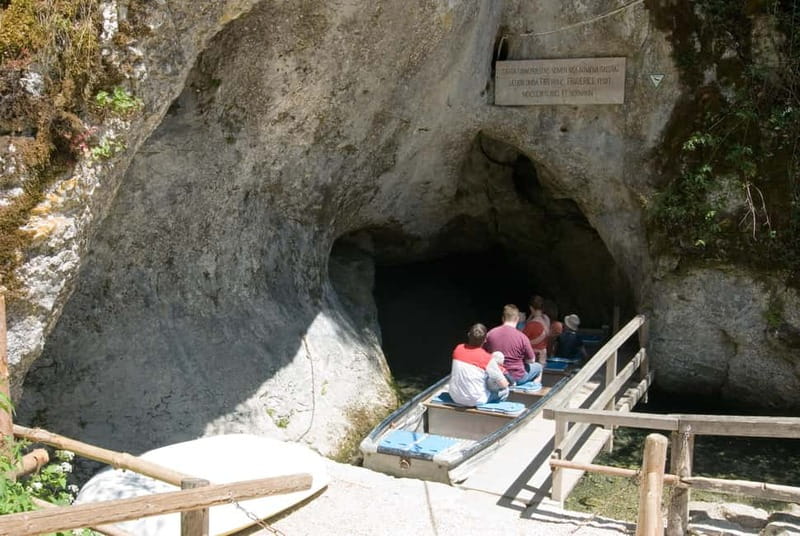 Swabian Jura: Entering the Wimsen Cave by boat - Getting on the boat: what the 70 m cave ride actually feels like