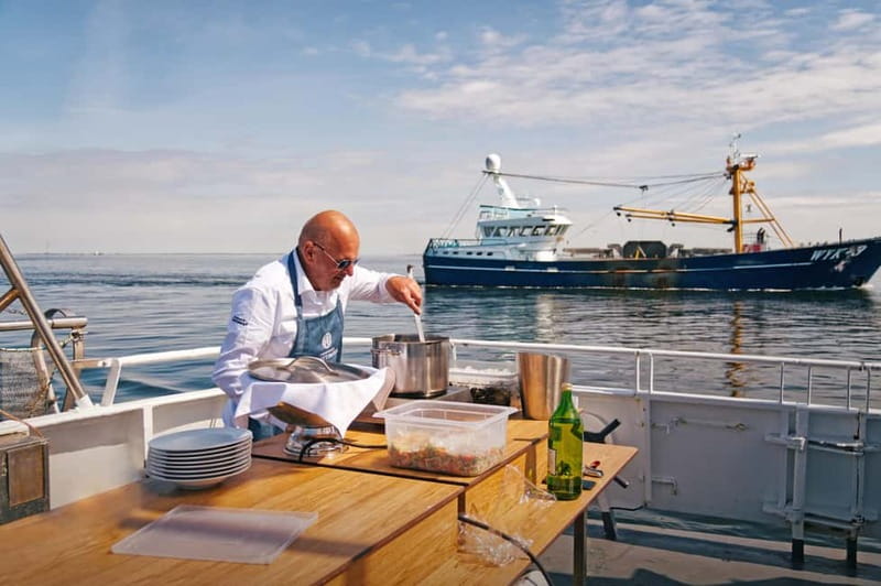 Sylt: Shell safari with boat | incl. Mussel tasting & 1 glass of wine - Where you start in Hörnum and how boarding feels on Adler VI