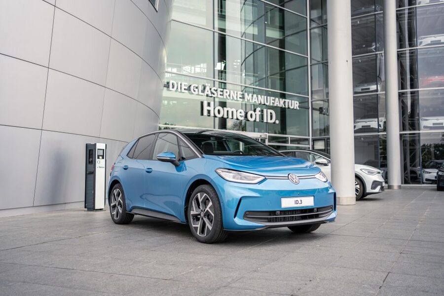 Test Drive Electric Vehicles from the VW brand (ID. model) - VW electric test drive at the Transparent Factory: why this is a smart use of time