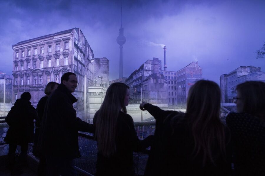 THE WALL: asisi Panorama Berlin Ticket - The 4-Meter-High Visitor Platform: The Perspective Trick That Works