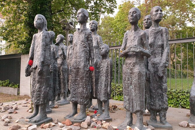Third Reich Berlin Walking Tour with a French-Speaking Guide - Stop 5: Grosse Hamburger Strasse, old cemetery ground, and a Sammellager