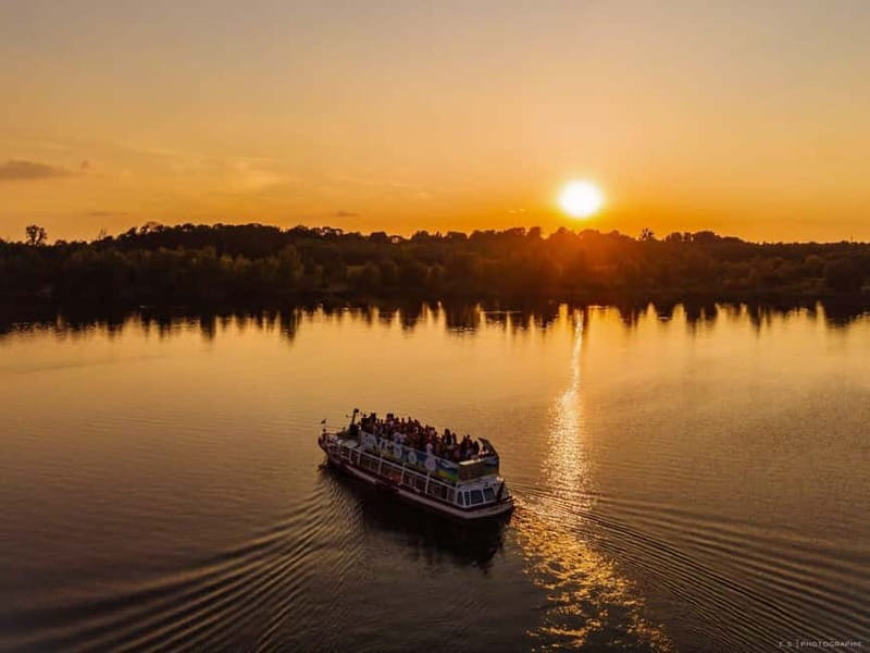 Tour on Lake Cospuden - The 3 Rounds, 1 Hour Cruise, and How Each Pier Stop Works