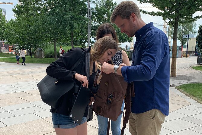 Treasure Hunt through Hamburg's Hafencity - Teamwork that actually feels good for families and friends