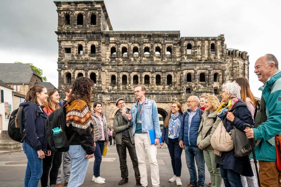 Trier: City Walking Tour - Middle Ages Detours: Dreikönigenhaus, Judengasse, and Hauptmarkt