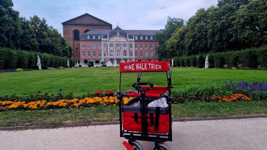 Trier: Guided City Walk with Wine Tasting - Season Matters, Glühwein Versus Wine, and How to Dress