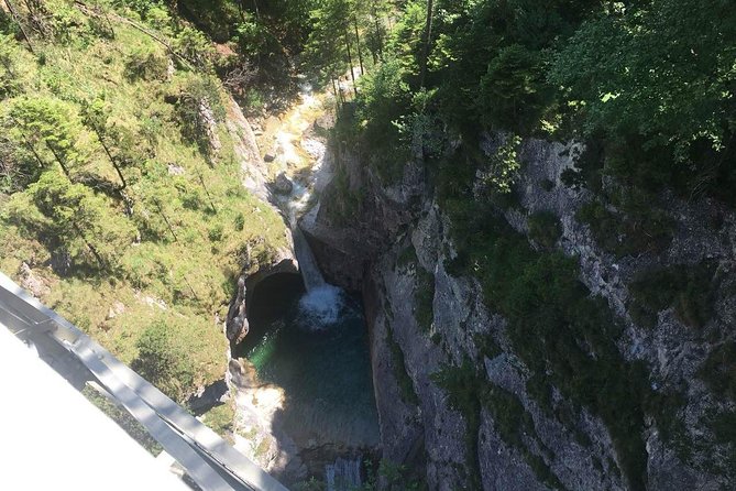 VIP Day Trip Neuschwanstein and Linderhof Castle from Munich - Stop 2: Neuschwanstein Castle, the Marienbrücke moment and real walking reality