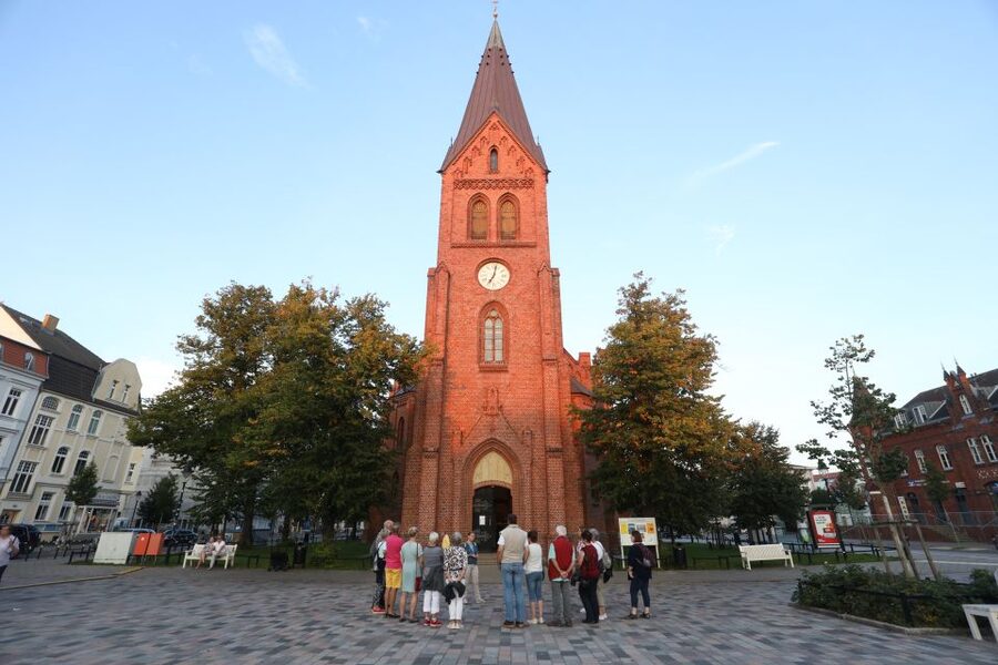 Warnemünde: Guided Walking Tour - Meeting Point: Where to Start Without Confusion