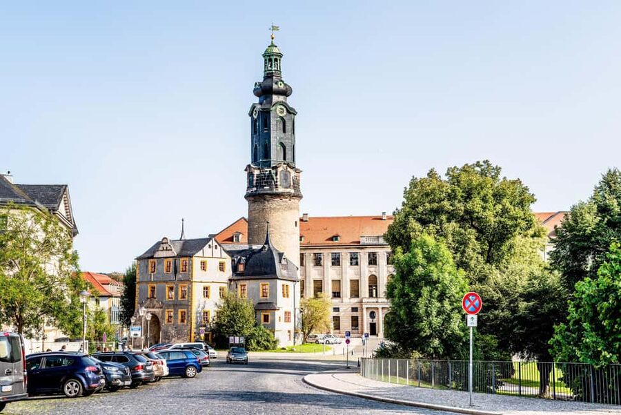 Weimar: Old Town Tour Classical Weimar - Schiller’s and Goethe’s residences: why two writers still shape a whole city