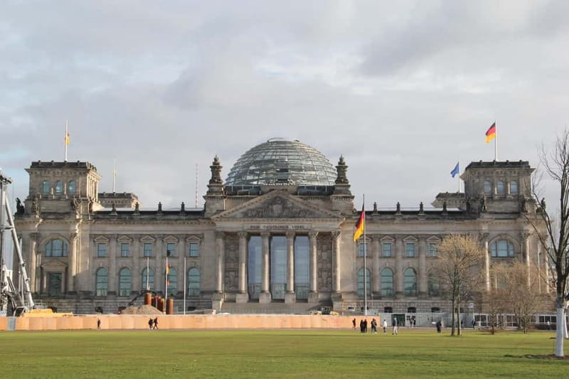 With Reichstag roof-terrace: Insider Parliament tour - Meeting at the Reichstag counter, and how to prepare