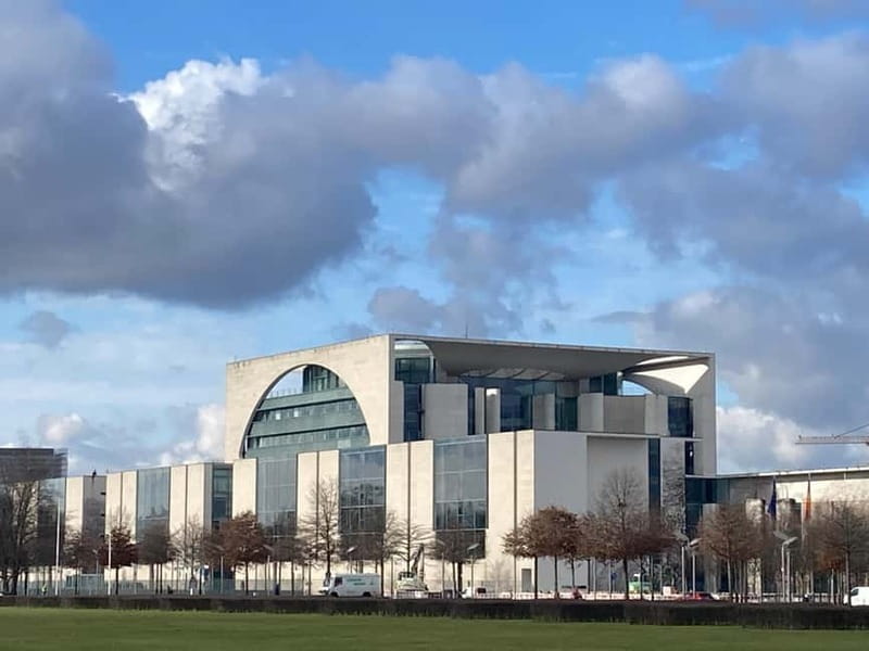 With Reichstag roof-terrace: Insider Parliament tour - Stop 1: Reichstagskuppel and the Reichstag dome