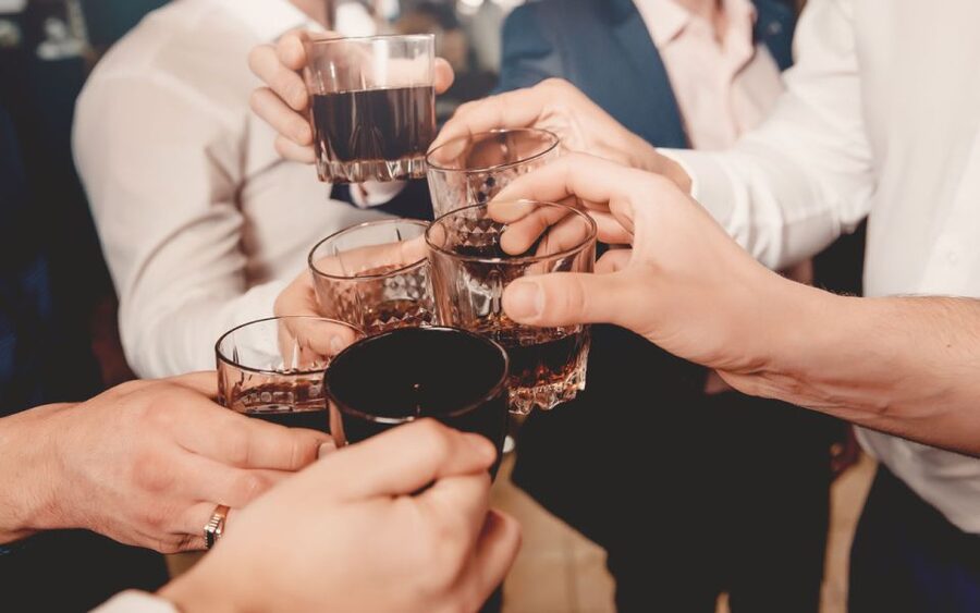 Würzburg: Bar & Club Tour with free Shots & VIP entry - Free drinks at each stop: why it changes the whole night