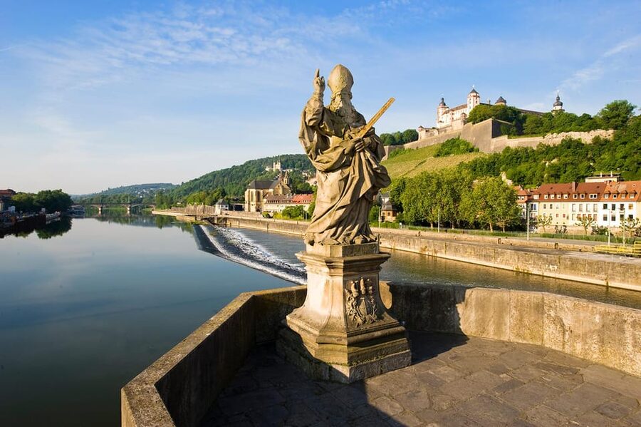 Würzburg: Guided Walking Tour - Crossing the Old Main Bridge for Käppele and Fortress Marienberg views