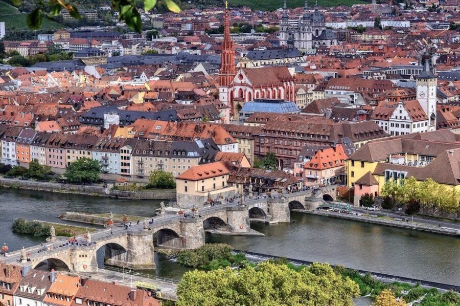 Würzburg: Private Walking Tour With Professional Guide - Key things that make this tour work